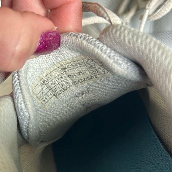 Vionic •6.5• Fearless Comfort Lace Up Sneakers Light Gray/Blue Mesh Suede - Picture 10 of 10